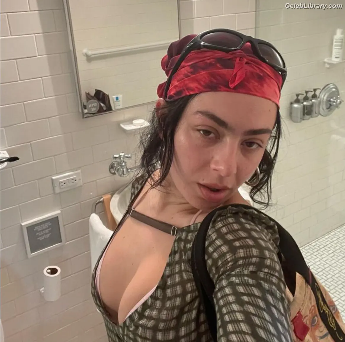 Charli XCX photo 23 of 2648