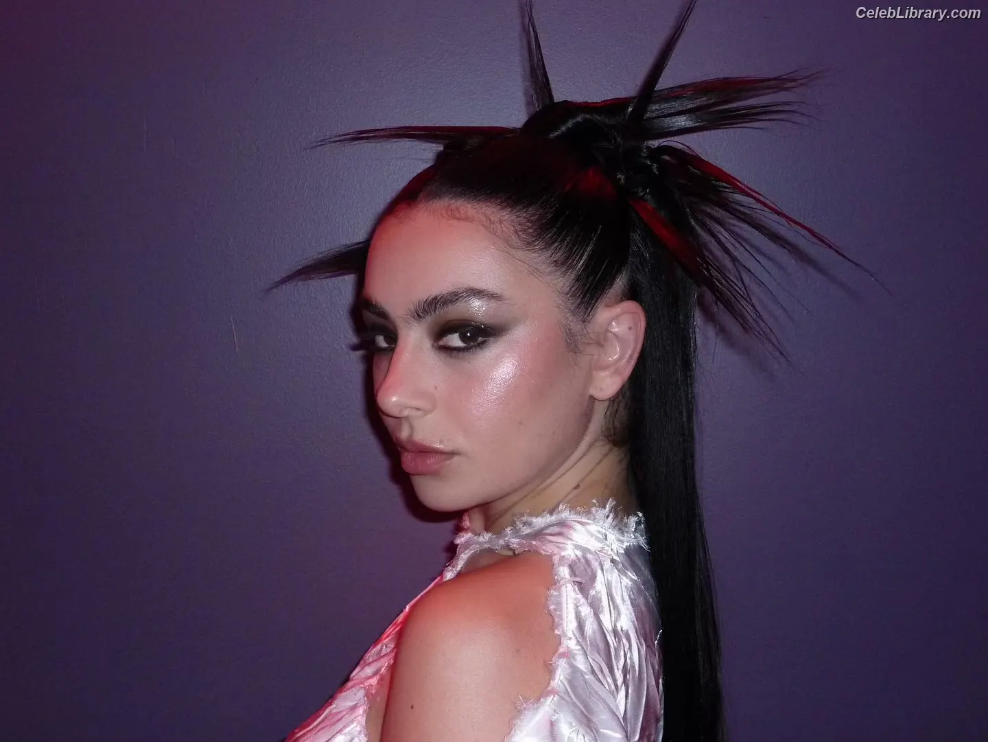 Charli XCX photo 20 of 2648