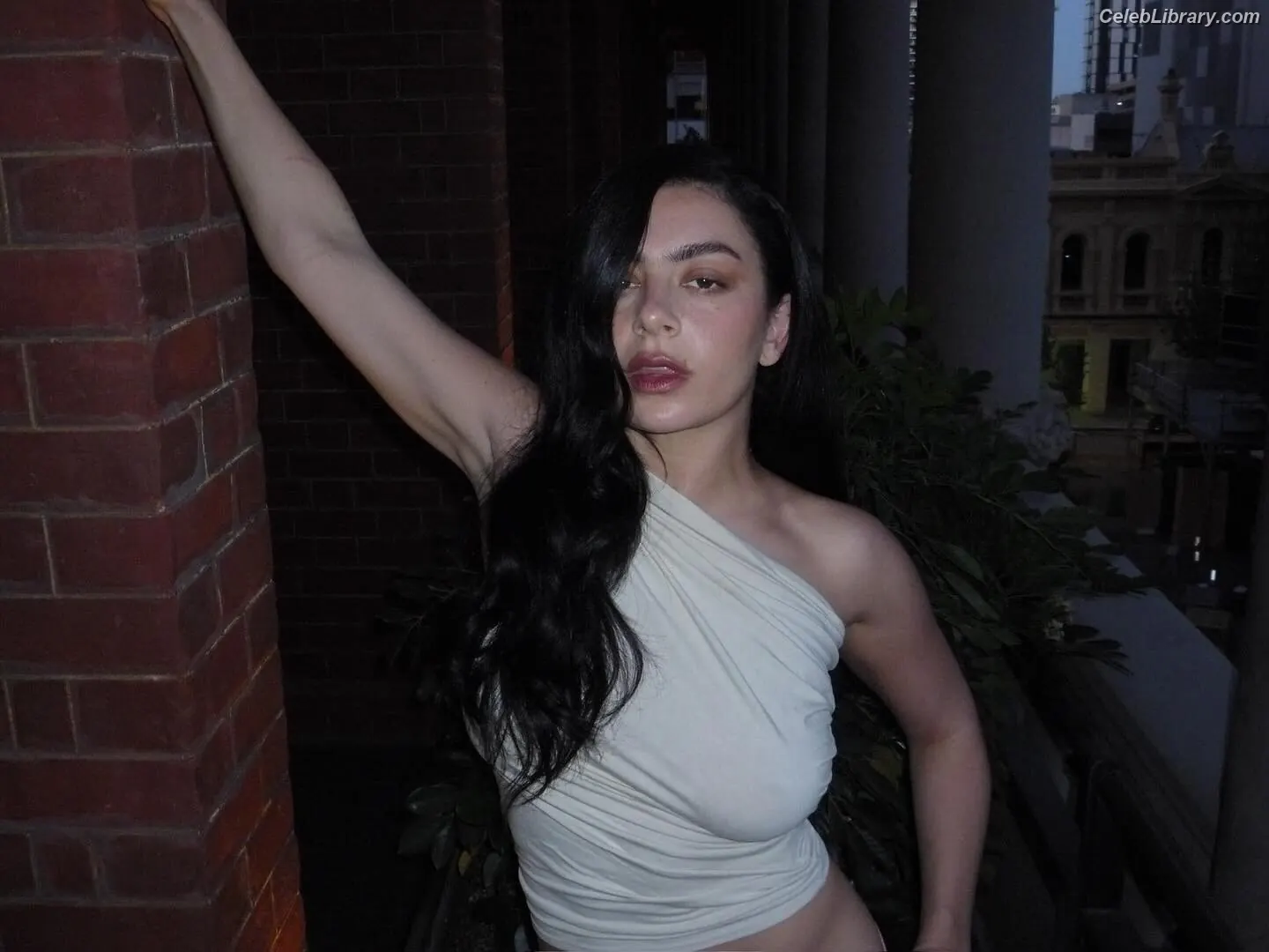 Charli XCX photo 2 of 2648