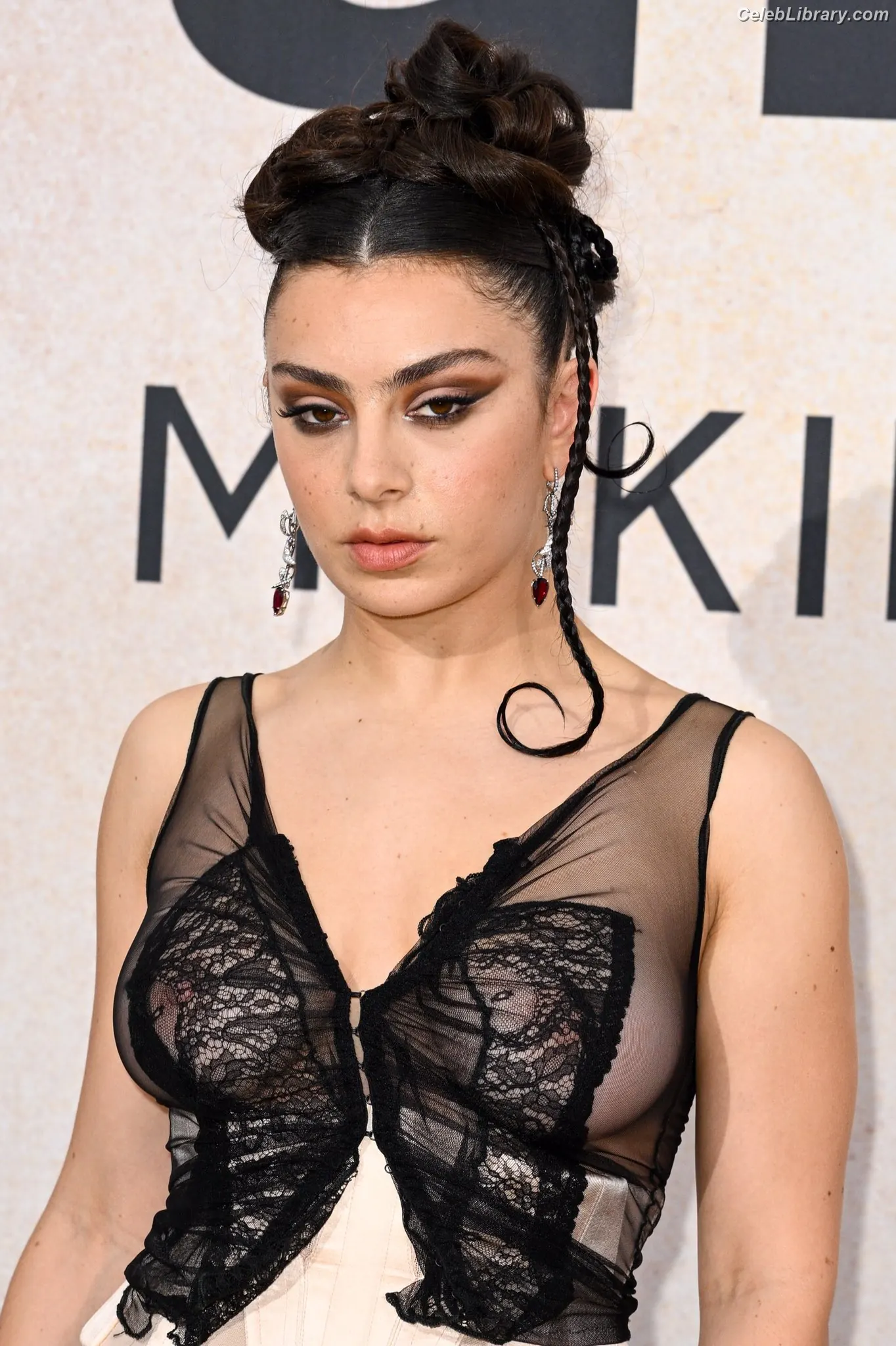 Charli XCX photo 18 of 2648
