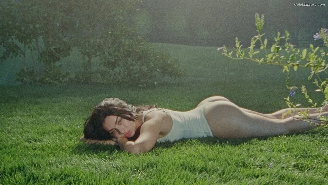 Charli XCX photo 11 of 2648