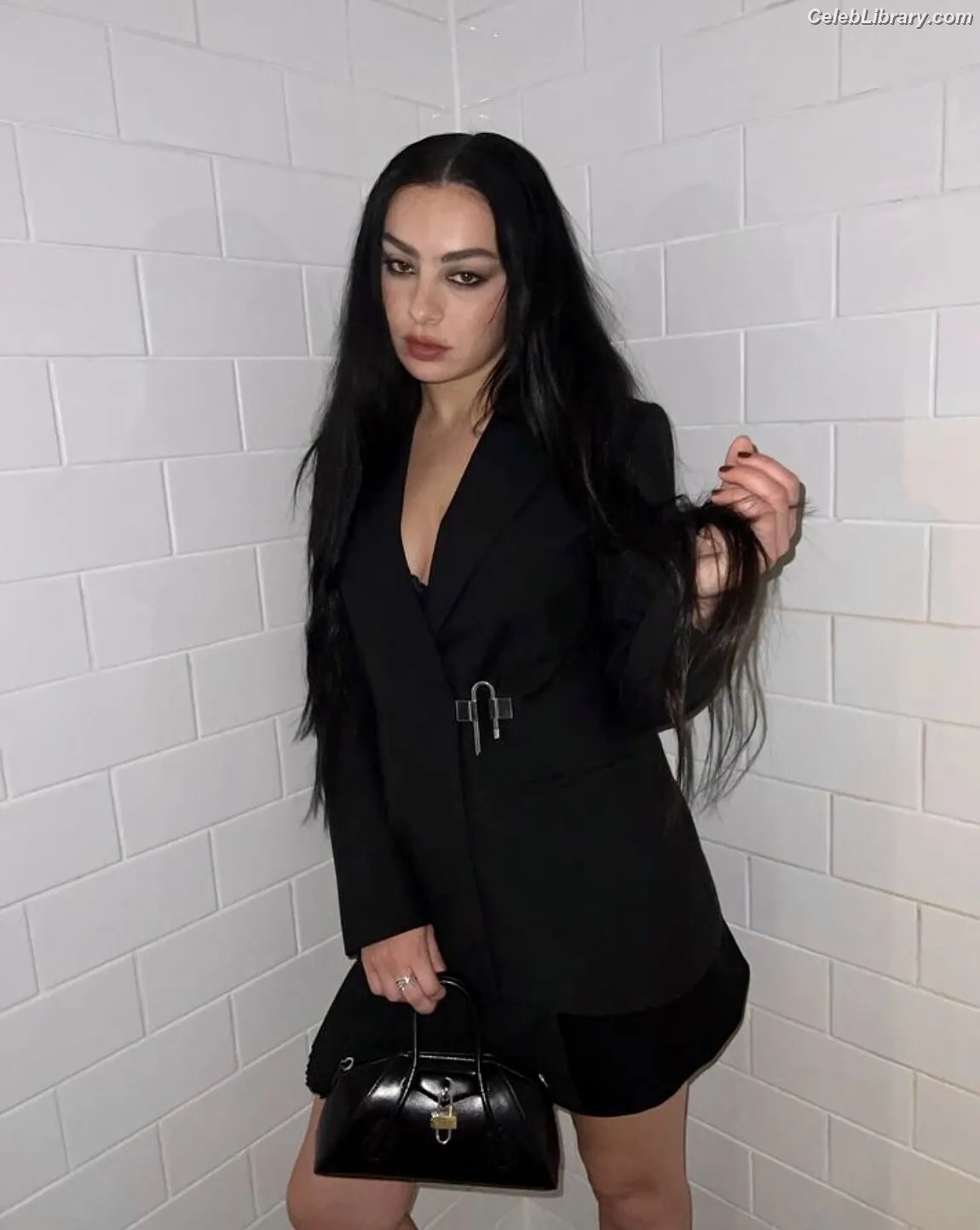Charli XCX photo 20 of 2648