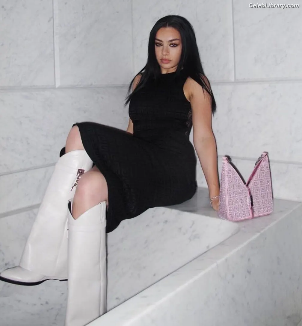 Charli XCX photo 16 of 2648