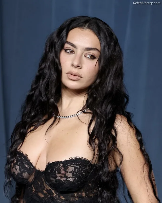 Charli XCX photo 15 of 2701