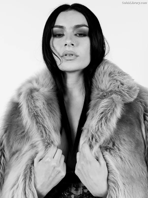 Charli XCX photo 24 of 2701