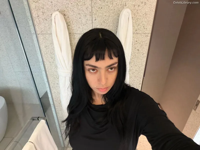 Charli XCX photo 7 of 2701