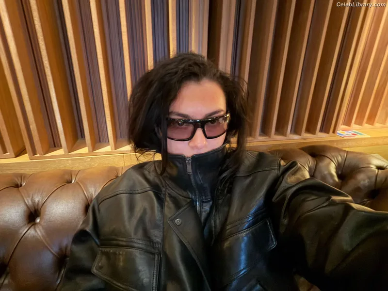 Charli XCX photo 8 of 2701