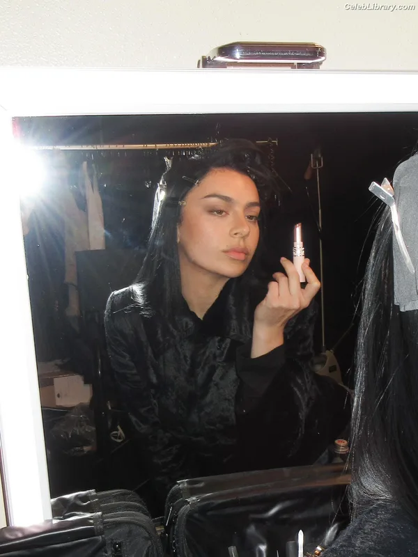 Charli XCX photo 11 of 2701