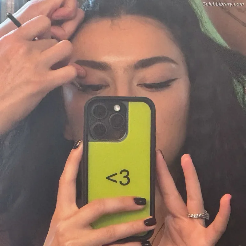 Charli XCX photo 7 of 2701