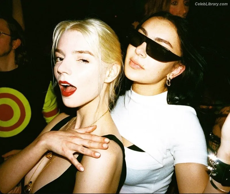 Charli XCX photo 15 of 2701