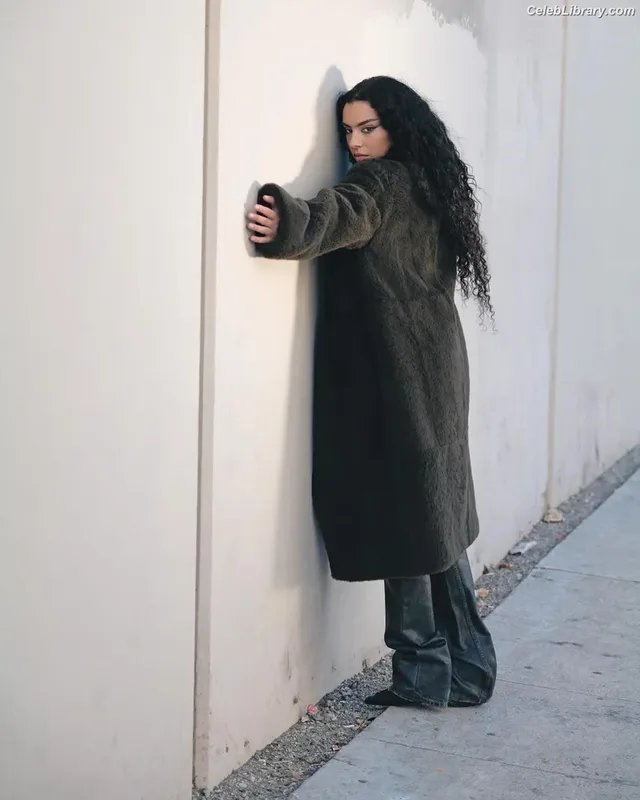 Charli XCX photo 21 of 2701