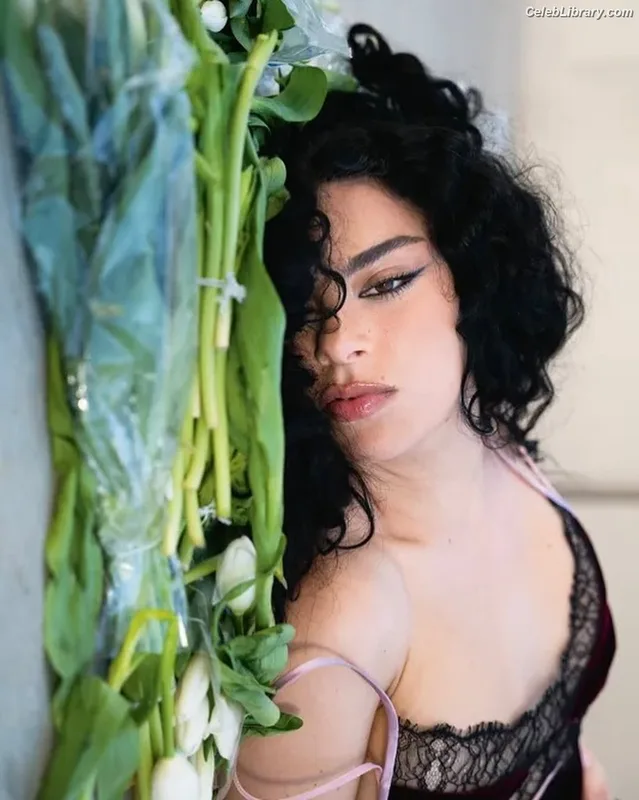 Charli XCX photo 22 of 2701