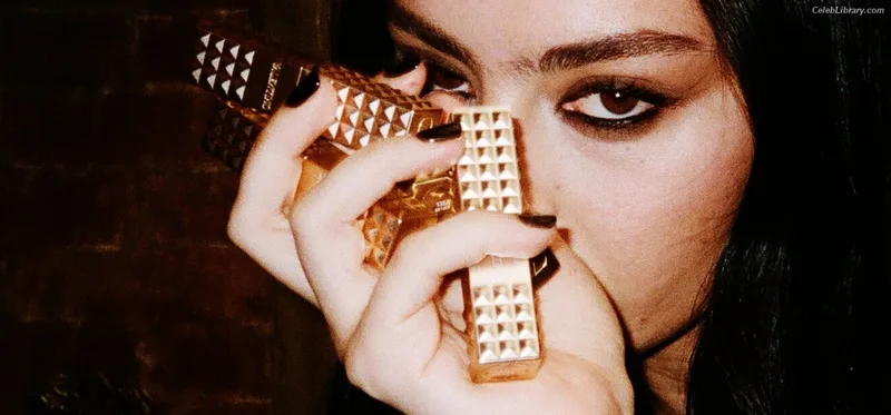 Charli XCX photo 18 of 2701