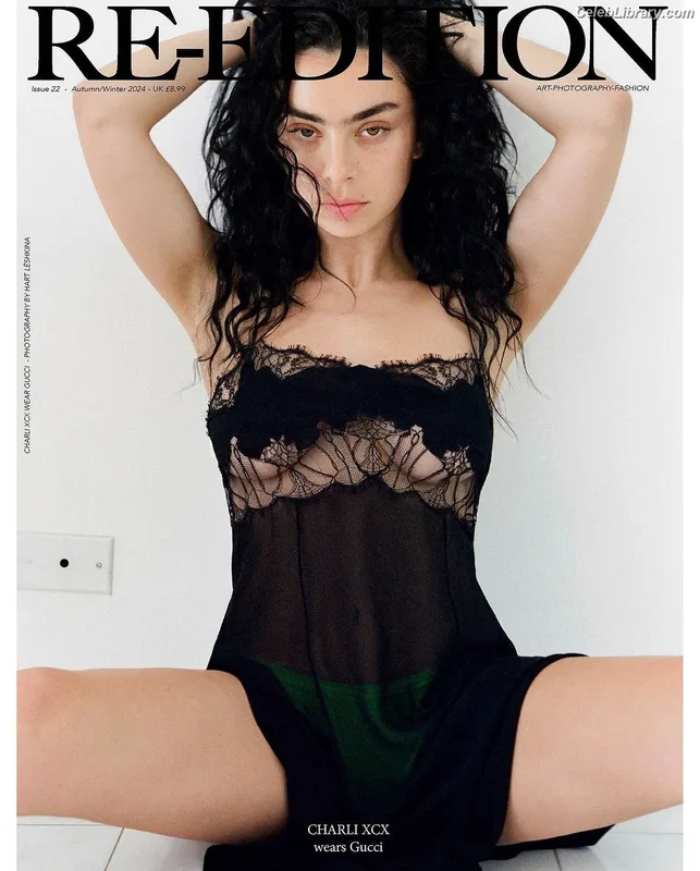Charli XCX photo 9 of 2701