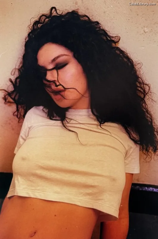 Charli XCX photo 10 of 2701