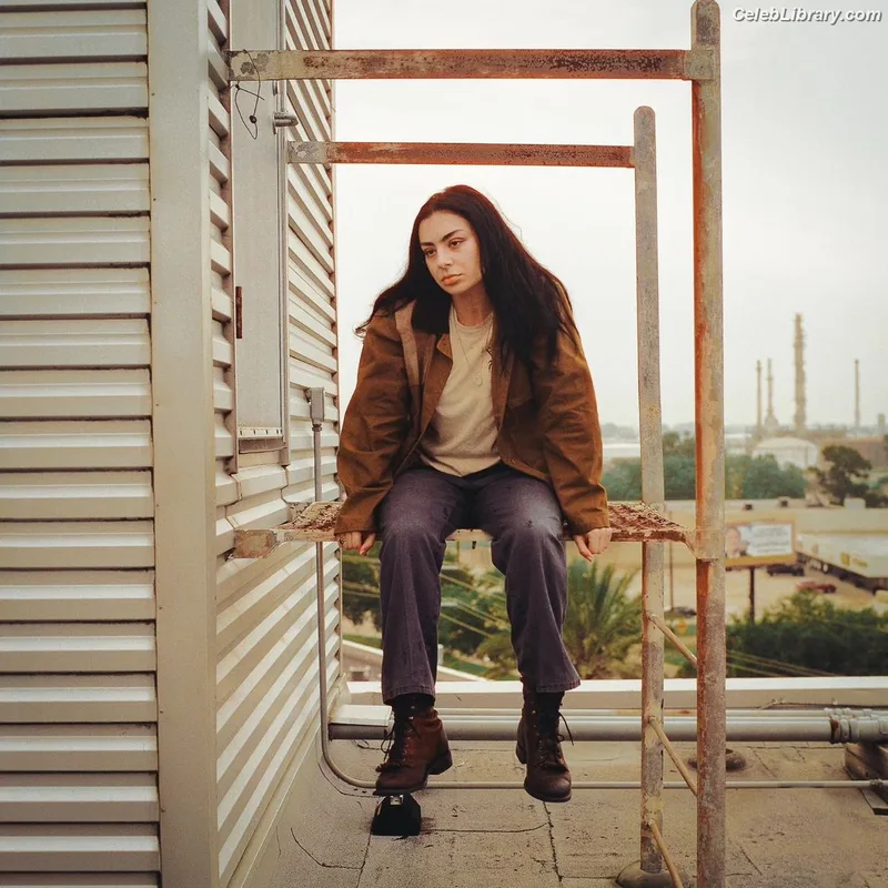 Charli XCX photo 12 of 2701