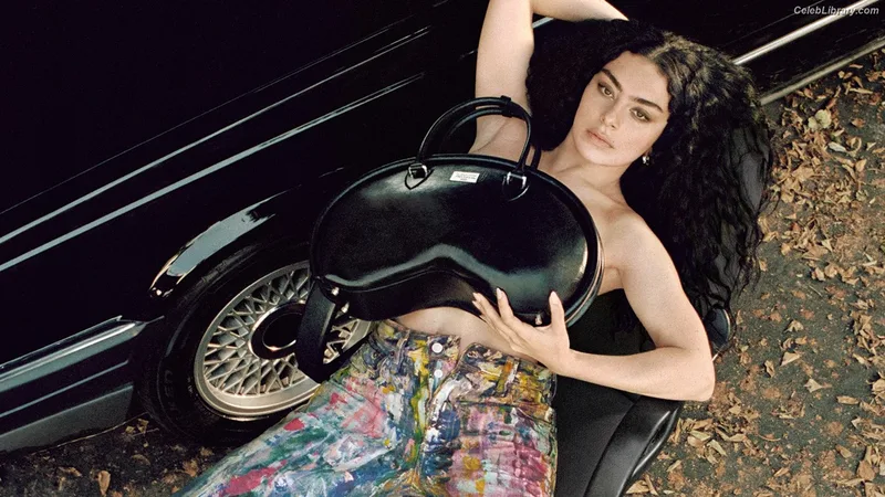 Charli XCX photo 9 of 2701