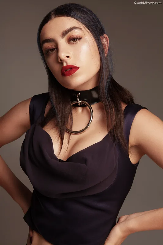 Charli XCX photo 16 of 2701