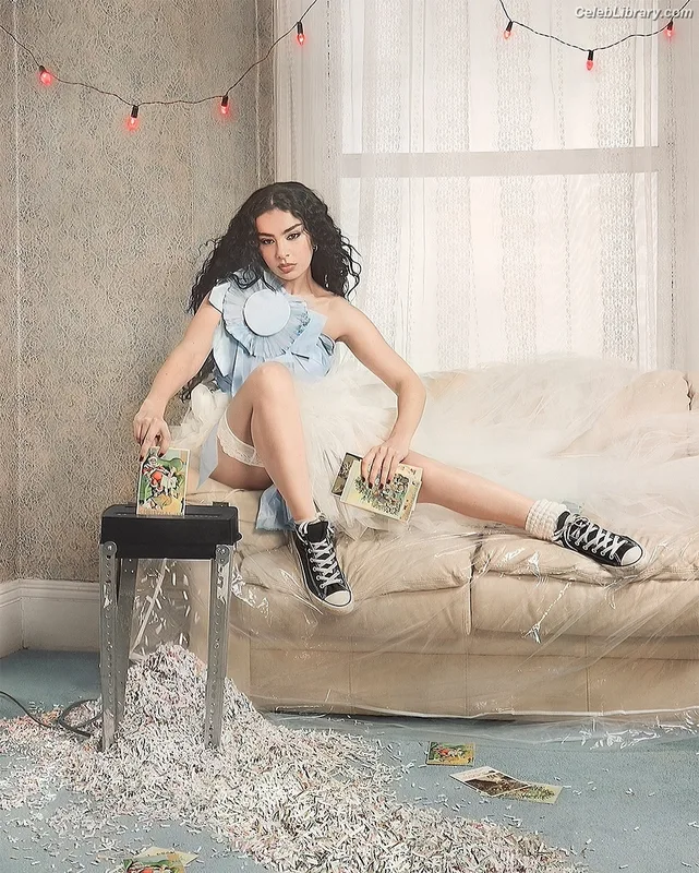 Charli XCX photo 12 of 2701