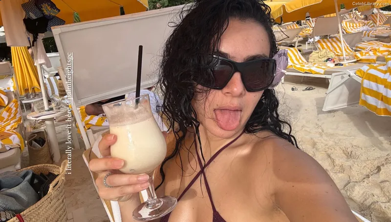 Charli XCX photo 2 of 2701