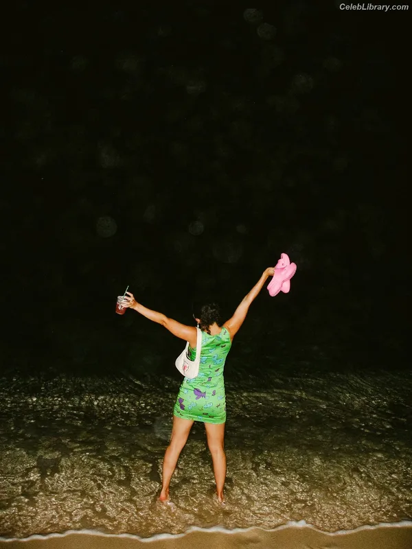 Charli XCX photo 6 of 2701
