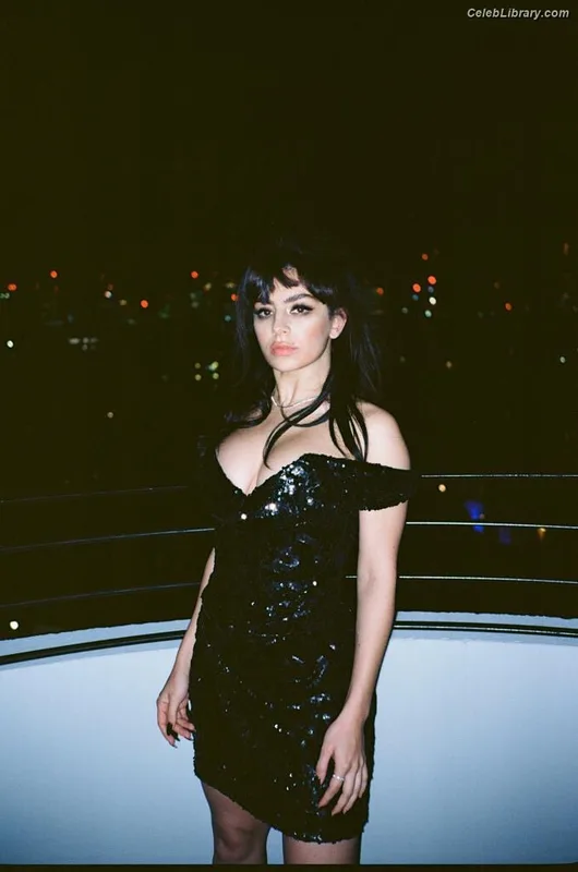 Charli XCX photo 12 of 2701