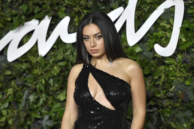 Charli XCX photo 21 of 2701