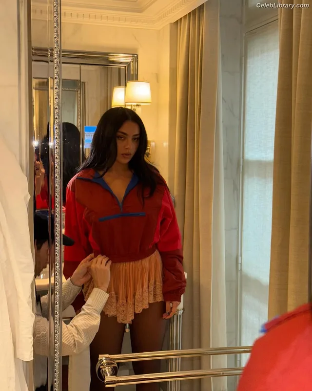Charli XCX photo 12 of 2701