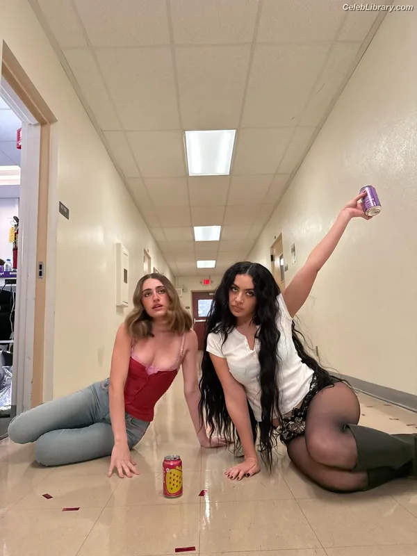 Charli XCX photo 13 of 2701