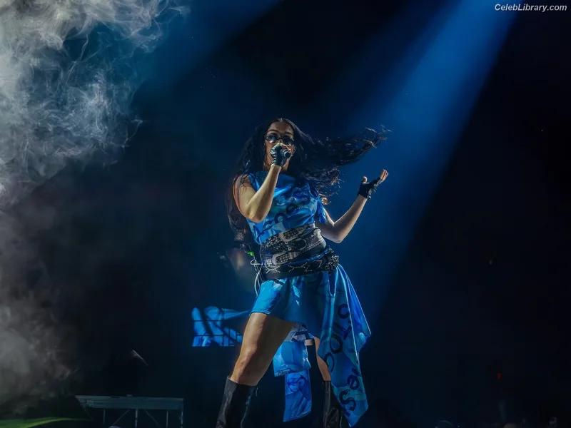 Charli XCX photo 13 of 2701