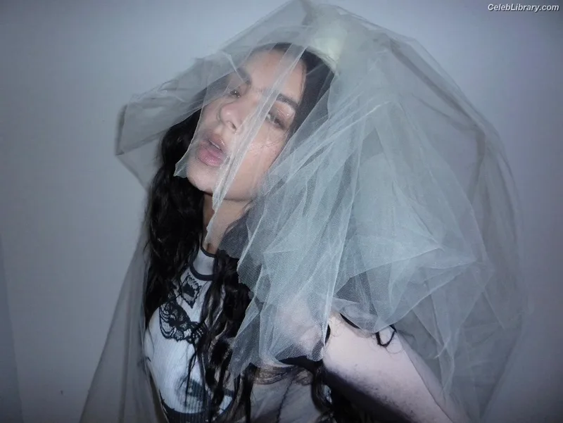 Charli XCX photo 13 of 2701