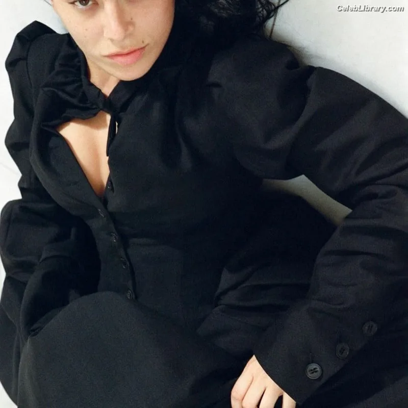 Charli XCX photo 3 of 2701