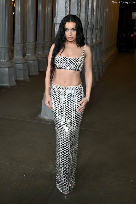 Charli XCX photo 18 of 2701
