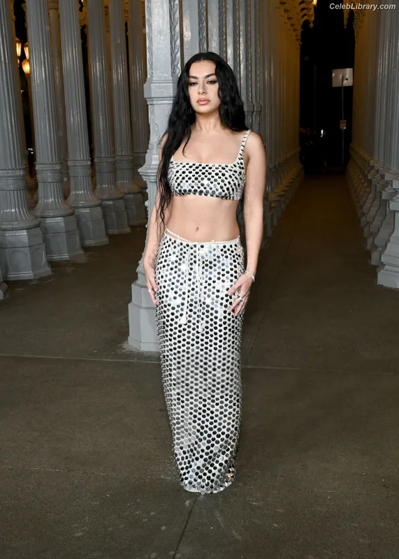 Charli XCX photo 3 of 2701