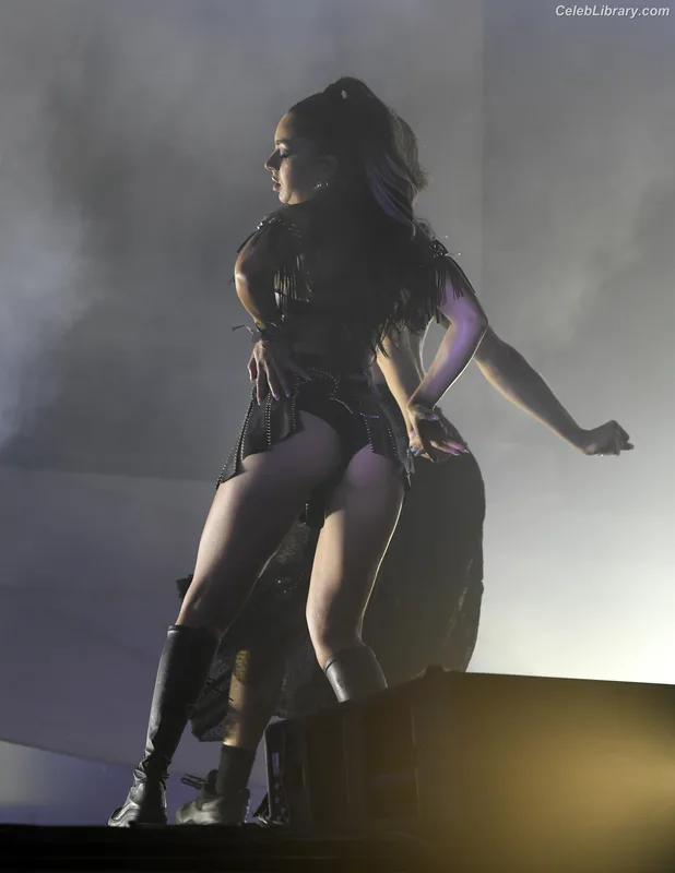 Charli XCX photo 5 of 2701