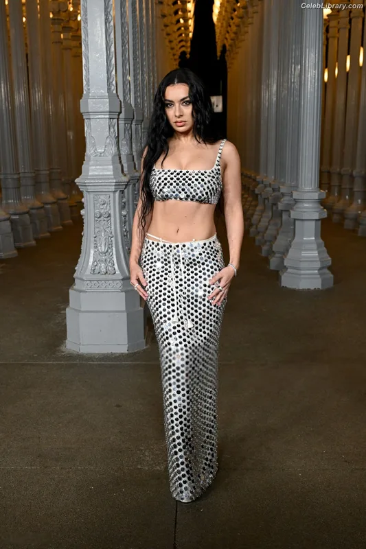 Charli XCX photo 8 of 2701
