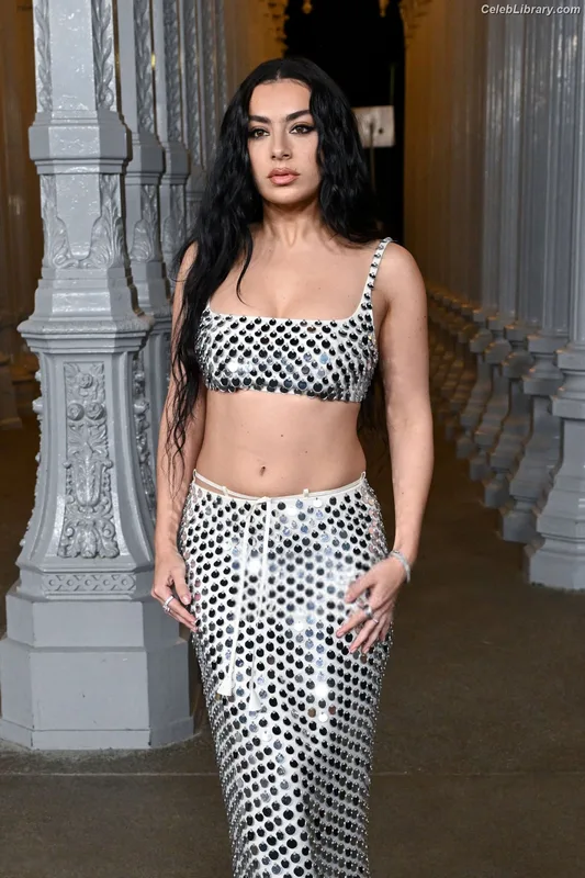 Charli XCX photo 14 of 2701