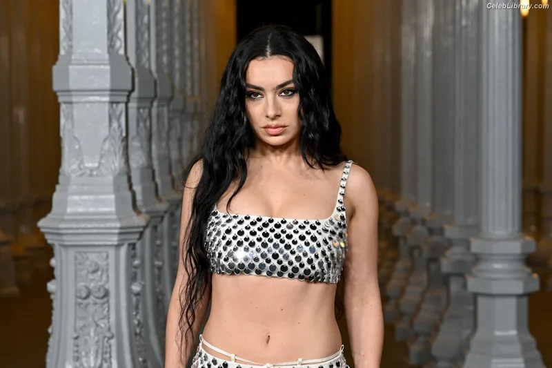 Charli XCX photo 15 of 2701