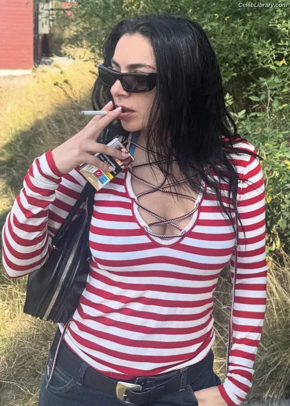 Charli XCX photo 21 of 2701