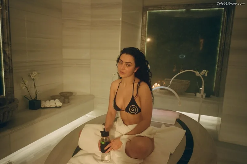 Charli XCX photo 16 of 2701