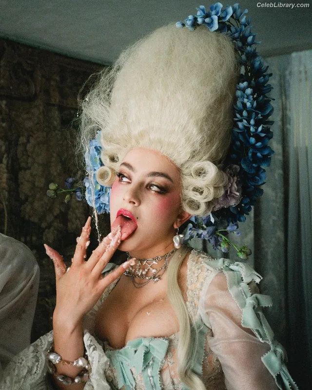 Charli XCX photo 22 of 2701