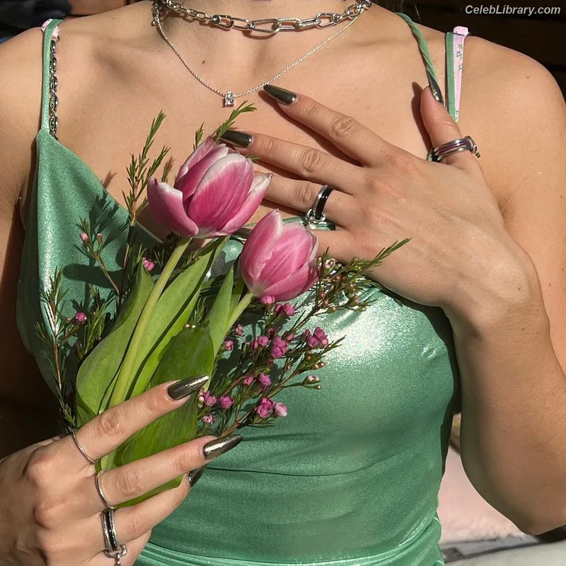 Charli XCX photo 2 of 2701