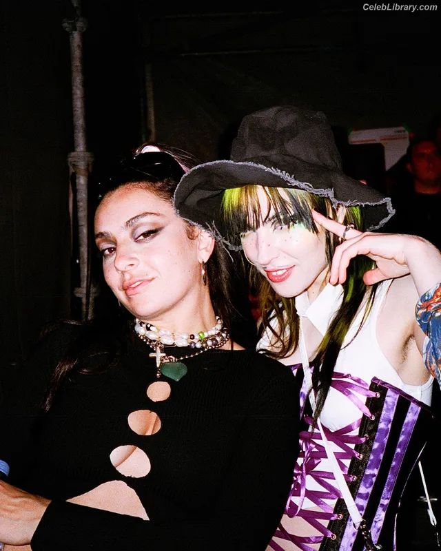 Charli XCX photo 21 of 2701