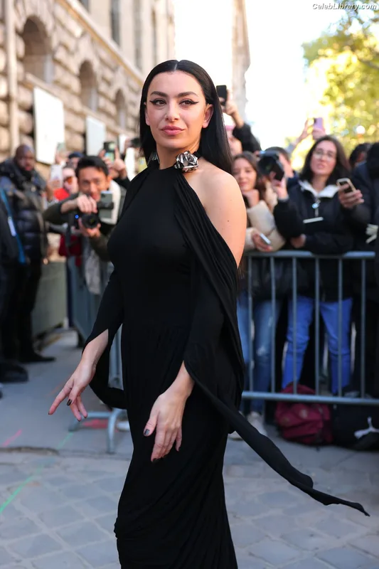Charli XCX photo 9 of 2701