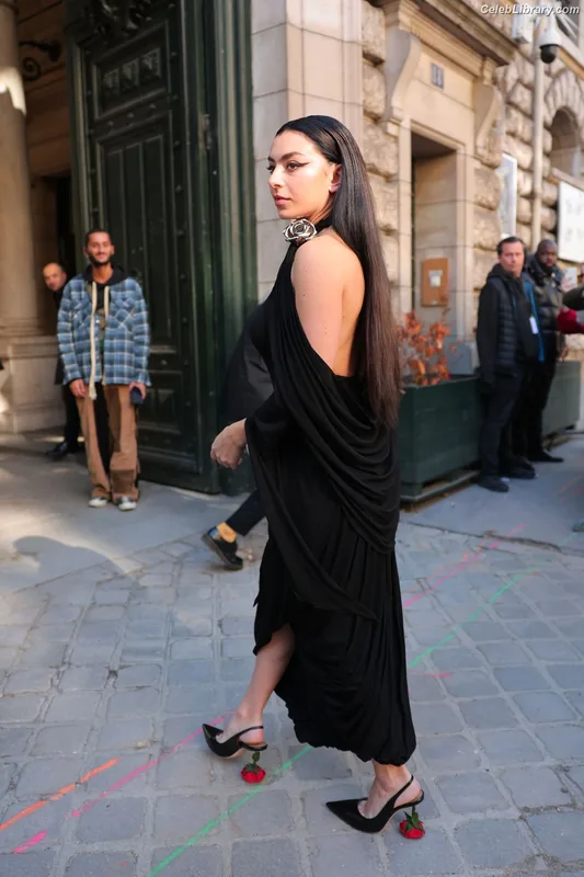 Charli XCX photo 10 of 2701