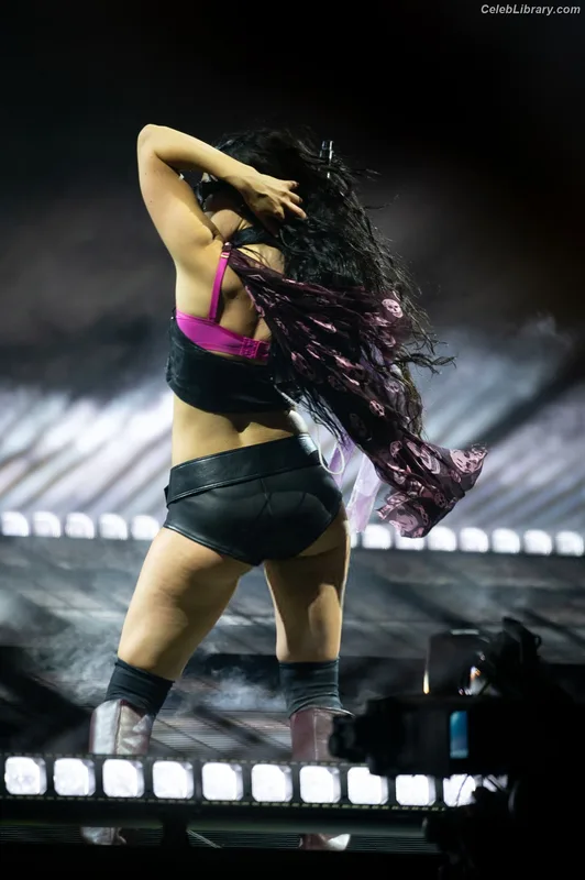 Charli XCX photo 6 of 2701