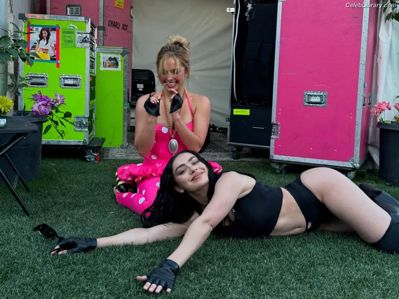 Charli XCX photo 14 of 2701