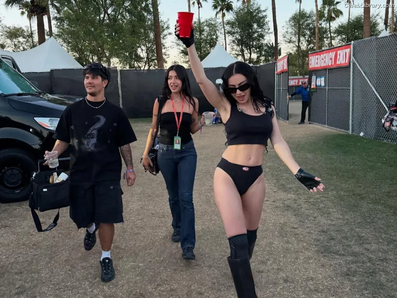 Charli XCX photo 15 of 2701
