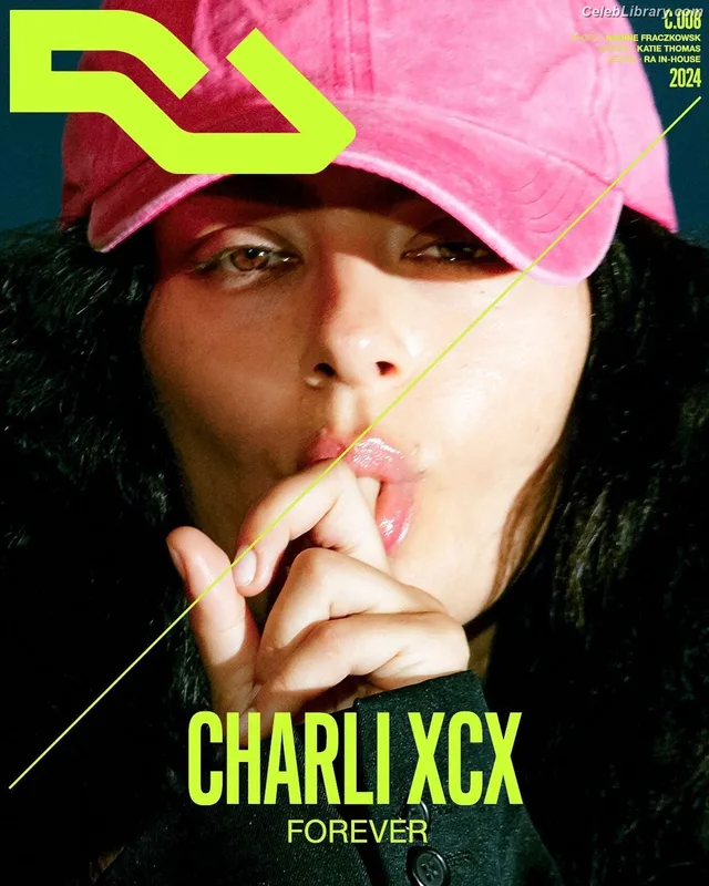 Charli XCX photo 20 of 2701
