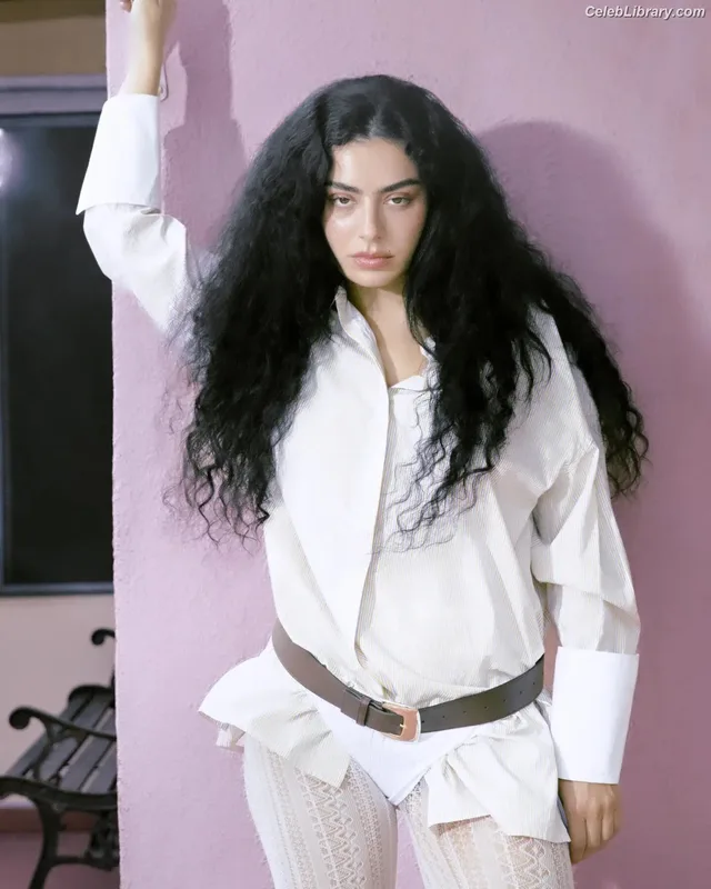 Charli XCX photo 21 of 2701